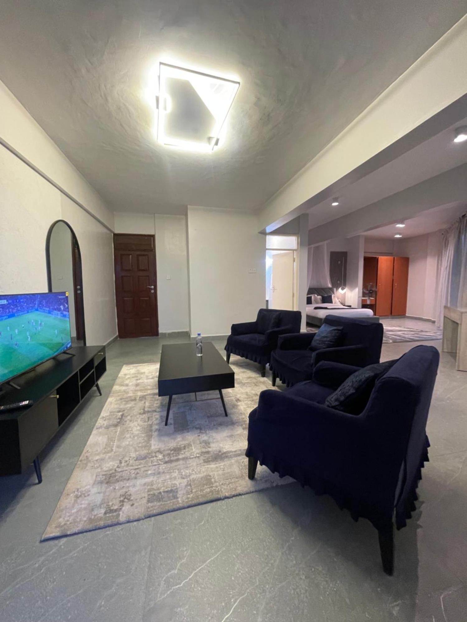 Iman Hotel Isiolo Bagian luar foto