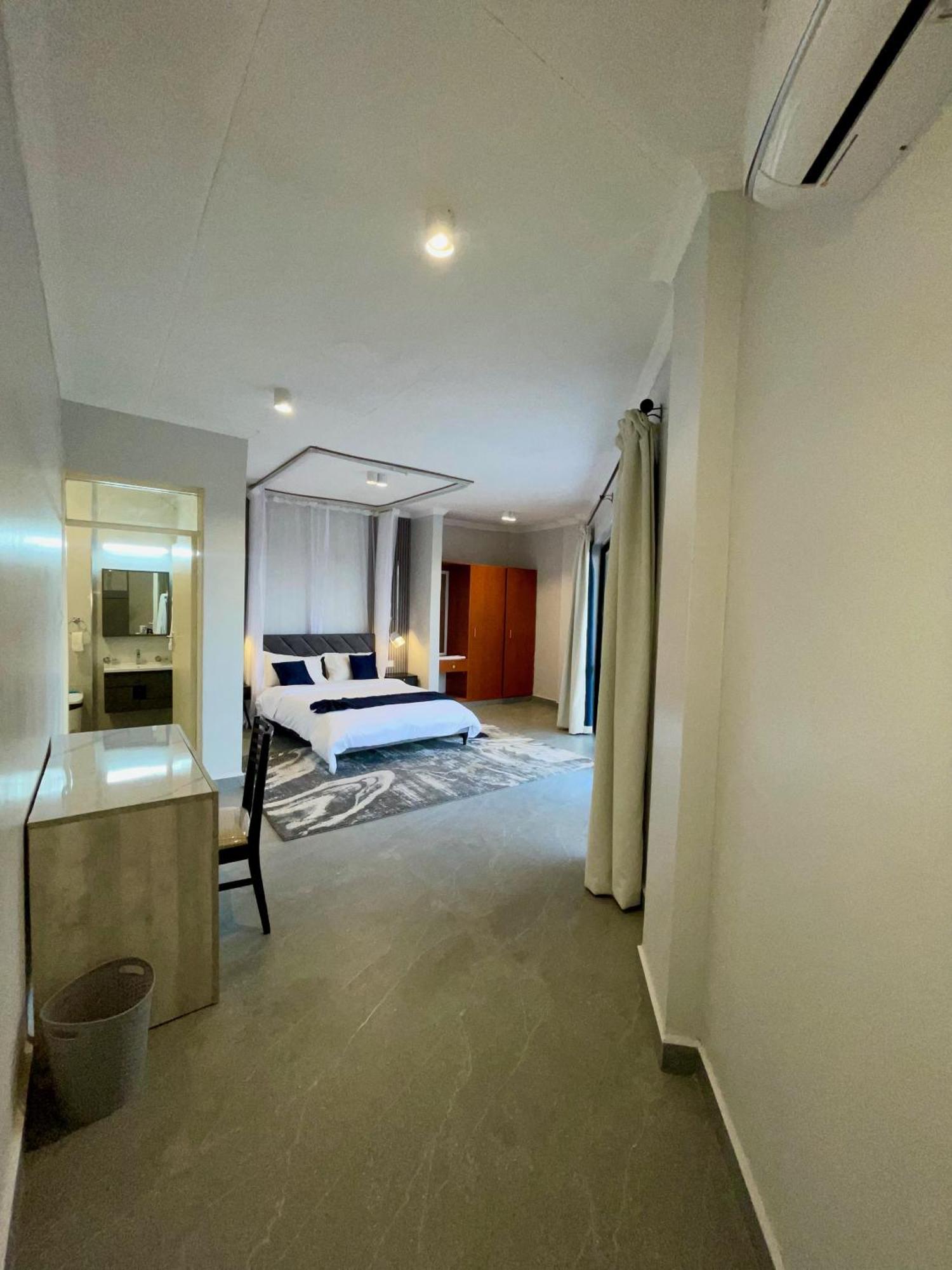 Iman Hotel Isiolo Bagian luar foto