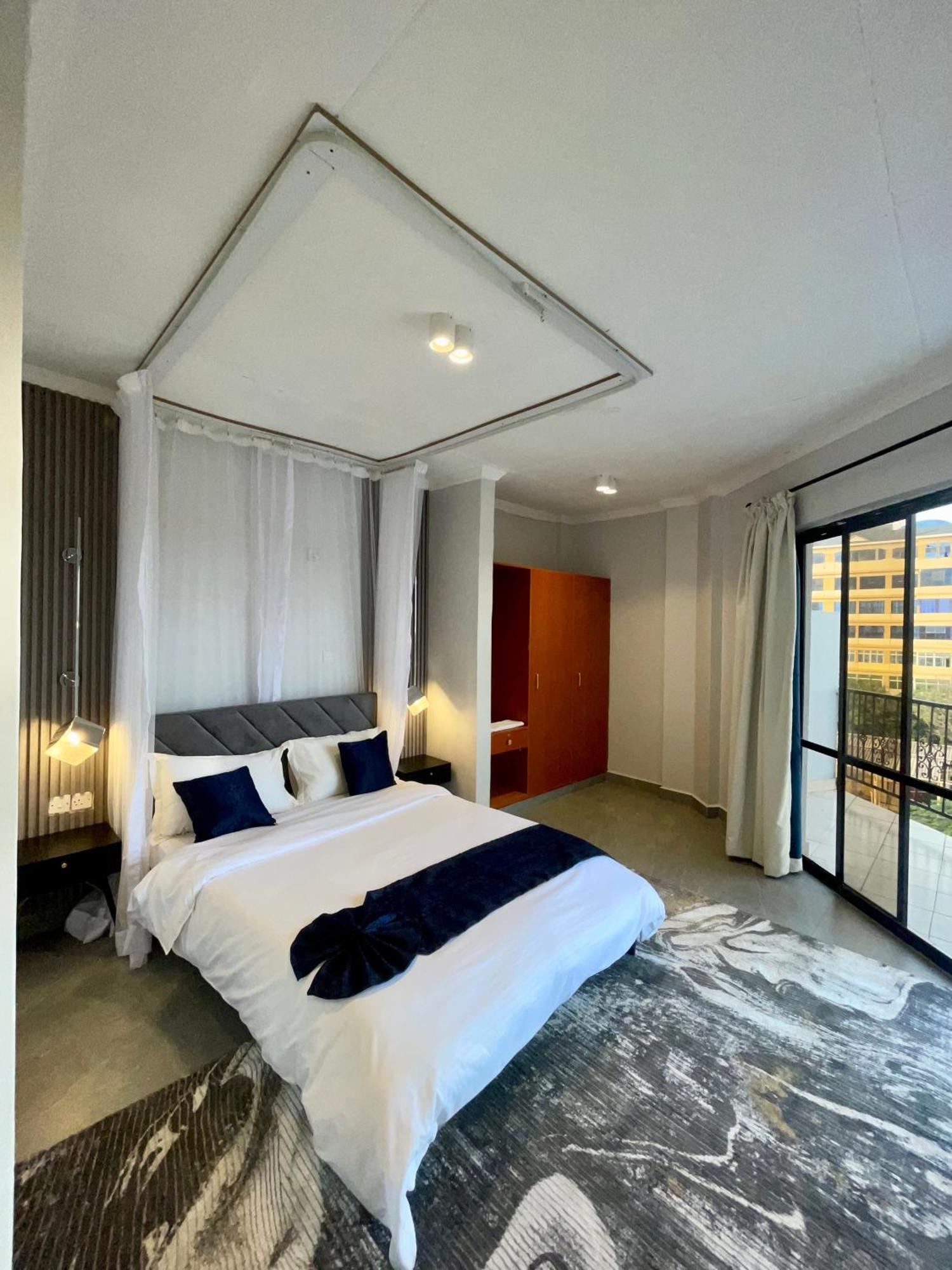 Iman Hotel Isiolo Bagian luar foto