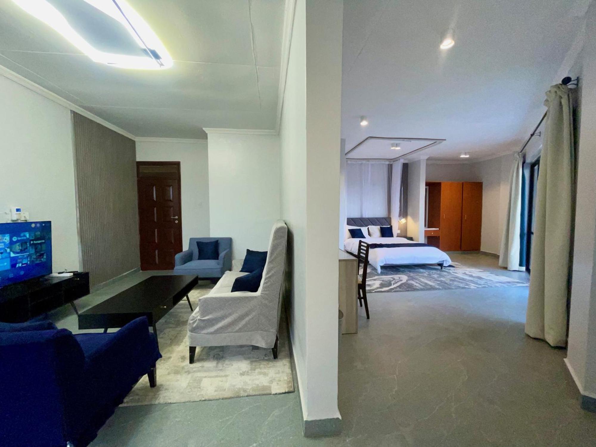 Iman Hotel Isiolo Bagian luar foto