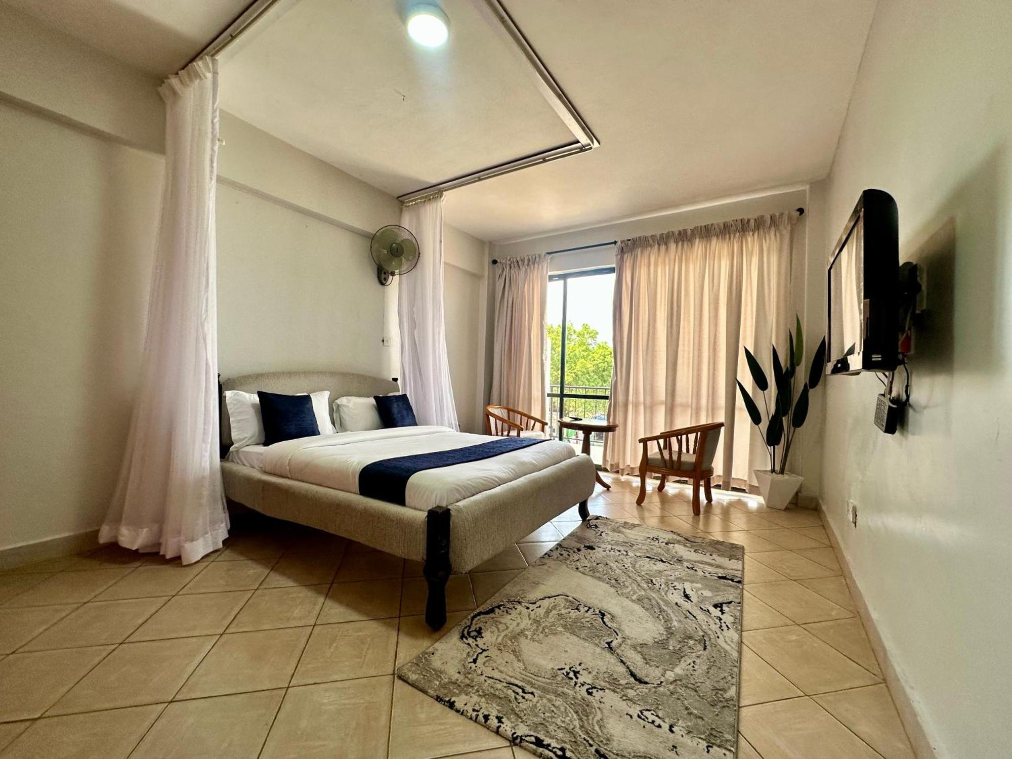 Iman Hotel Isiolo Bagian luar foto