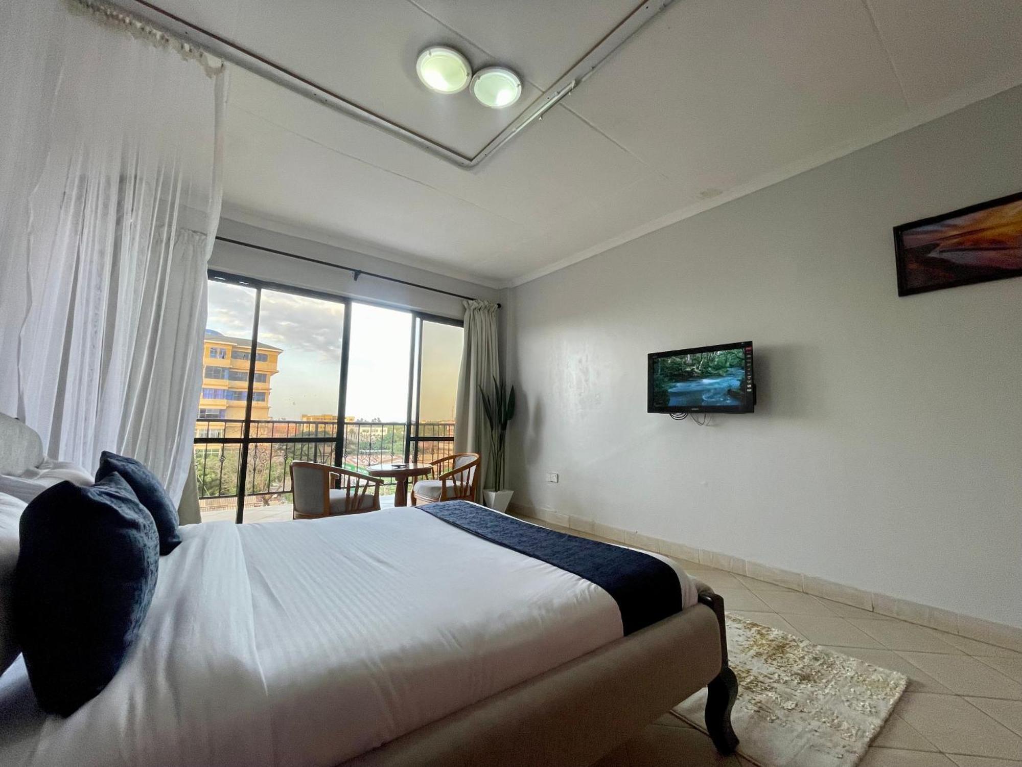 Iman Hotel Isiolo Bagian luar foto